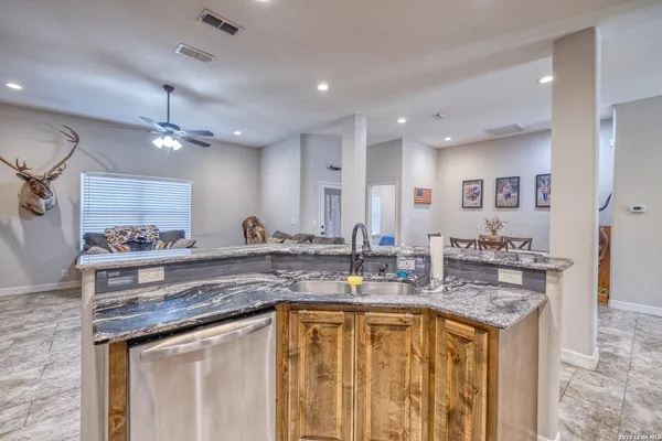 $325,000 | 106 Sutton Place, Uvalde, TX 78801