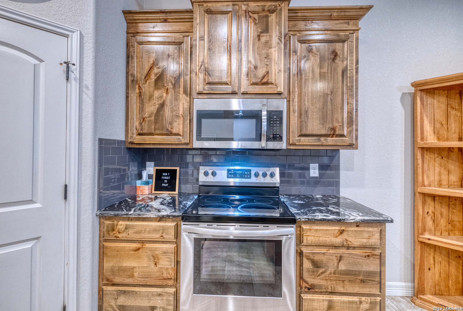 106 Sutton Place Uvalde, TX 78801 - Photo 13 of 38