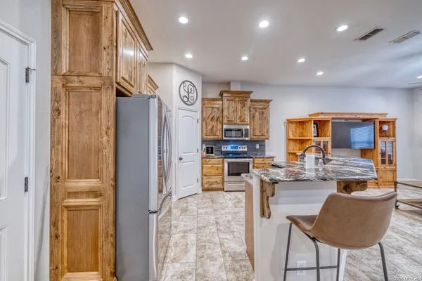 $325,000 | 106 Sutton Place, Uvalde, TX 78801