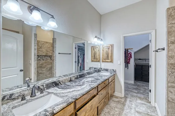 $325,000 | 106 Sutton Place, Uvalde, TX 78801