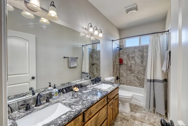 $325,000 | 106 Sutton Place, Uvalde, TX 78801