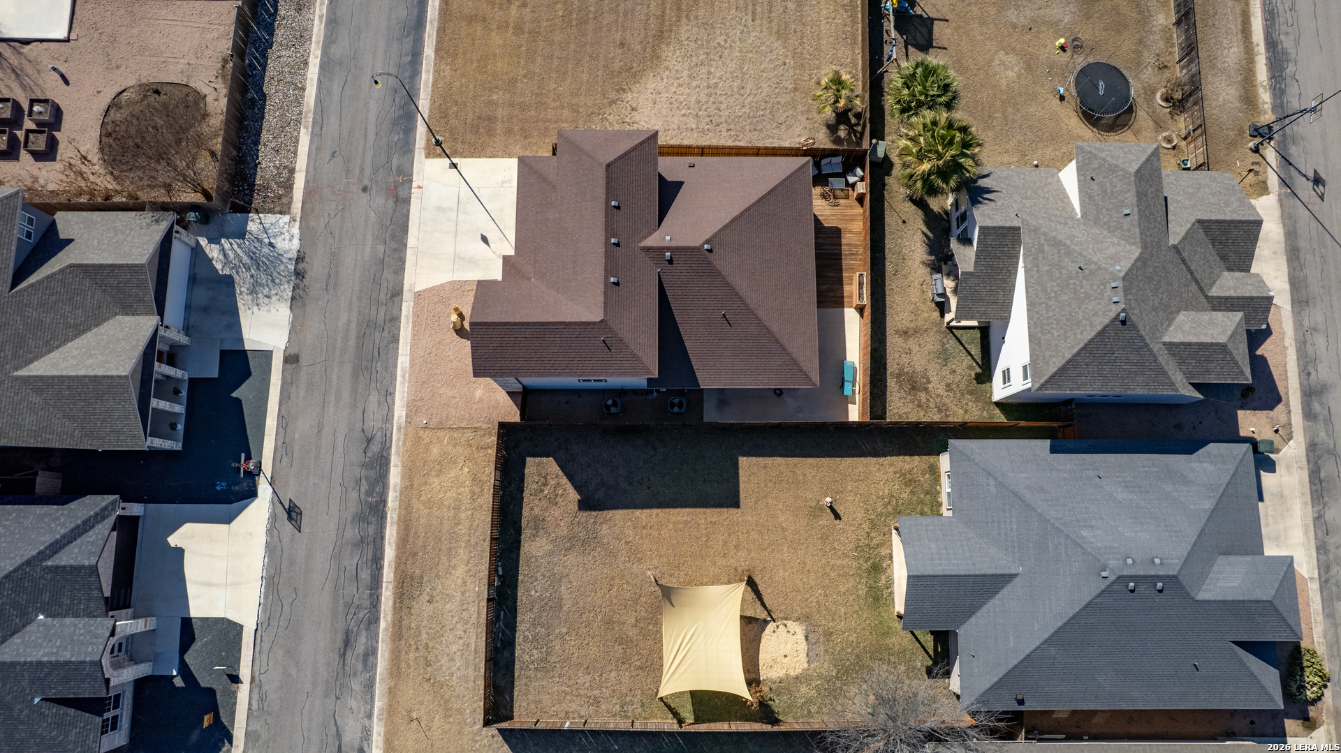 106 Sutton Place Uvalde, TX 78801 - Photo 33 of 38