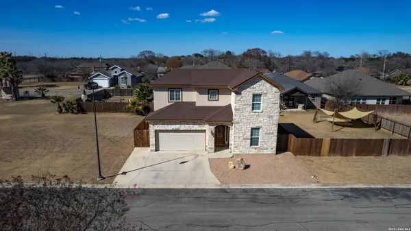 $325,000 | 106 Sutton Place, Uvalde, TX 78801