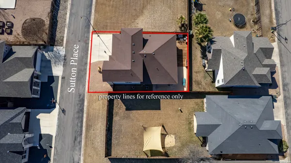 $325,000 | 106 Sutton Place, Uvalde, TX 78801