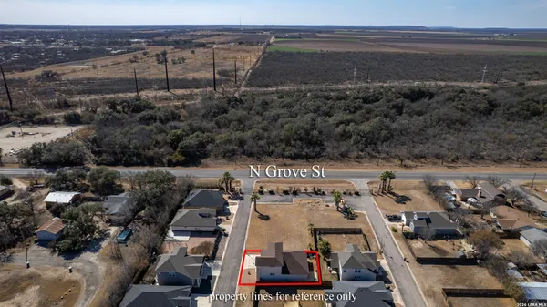 $325,000 | 106 Sutton Place, Uvalde, TX 78801