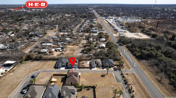 $325,000 | 106 Sutton Place, Uvalde, TX 78801