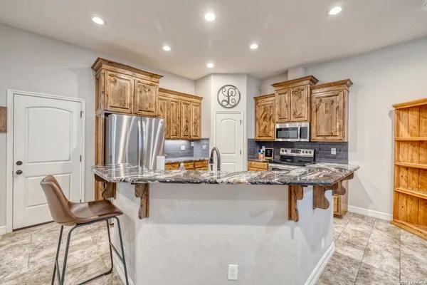 $325,000 | 106 Sutton Place, Uvalde, TX 78801