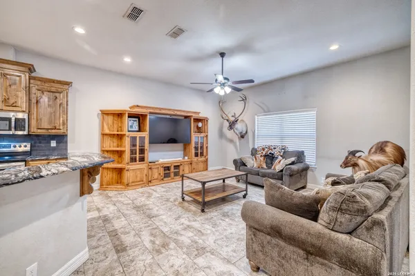 $325,000 | 106 Sutton Place, Uvalde, TX 78801