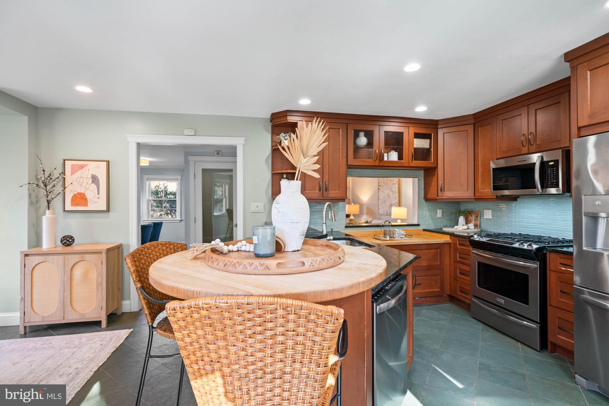 5305 Wakefield Road Bethesda, MD 20816 - Photo 30 of 87