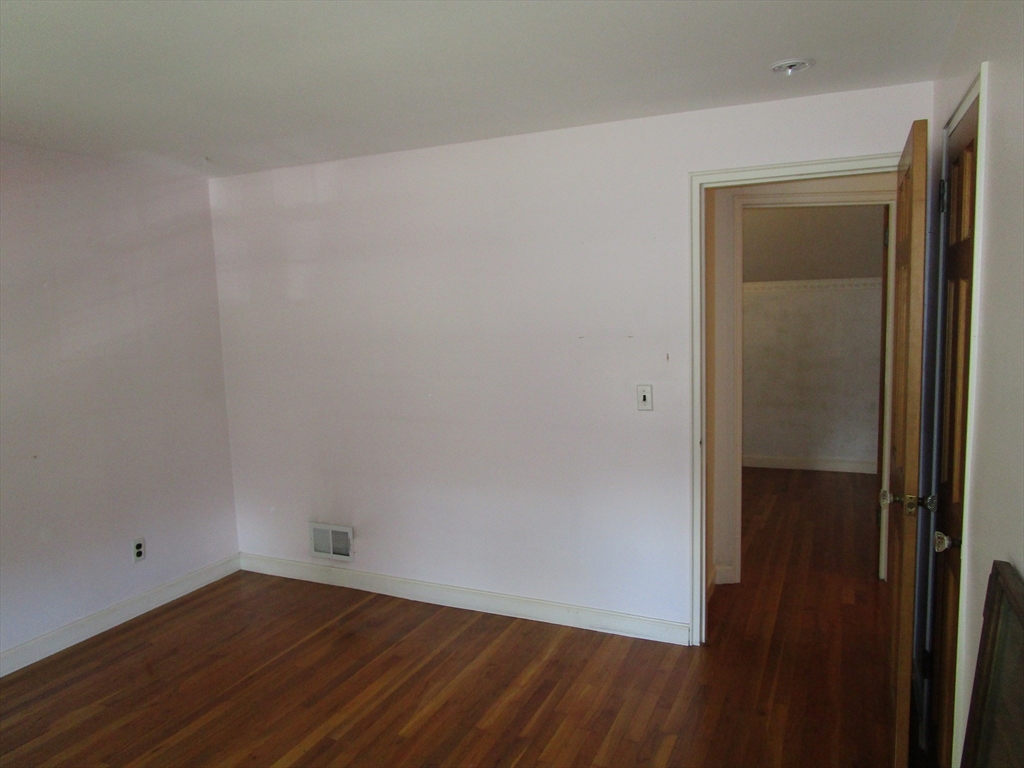 16 Munroe Avenue Reading, MA 01867 - Photo 20 of 42