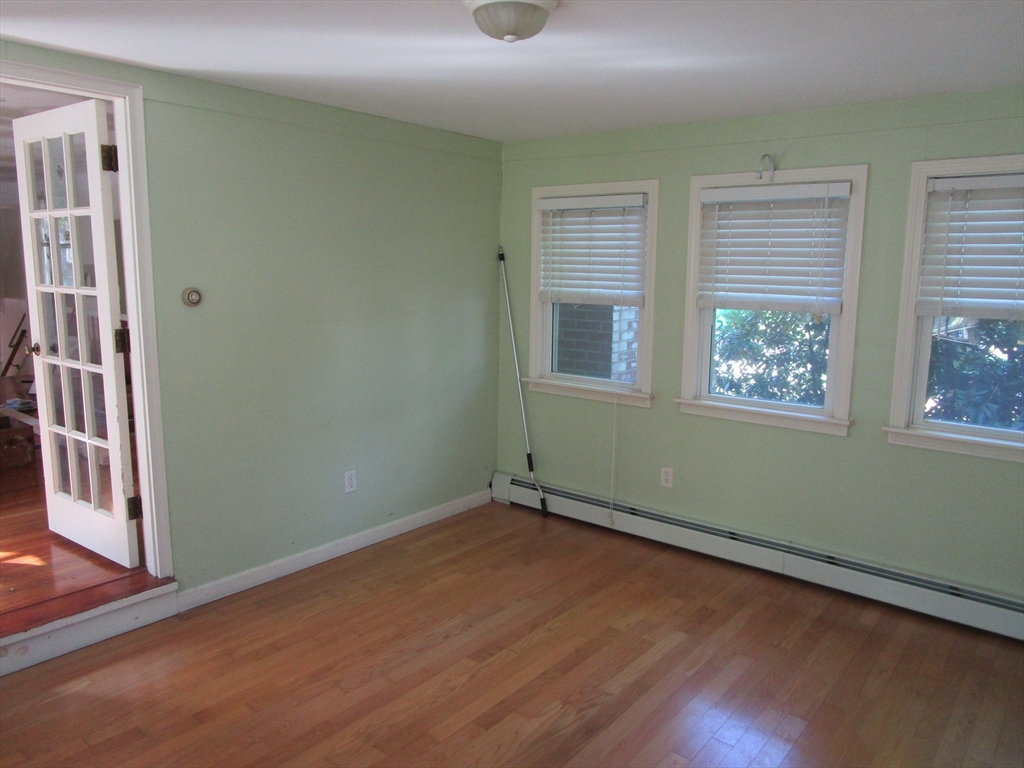 16 Munroe Avenue Reading, MA 01867 - Photo 23 of 42