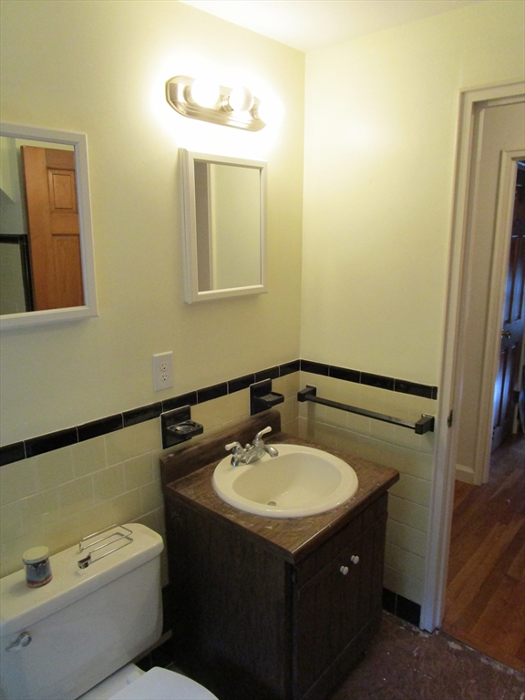 16 Munroe Avenue Reading, MA 01867 - Photo 29 of 42