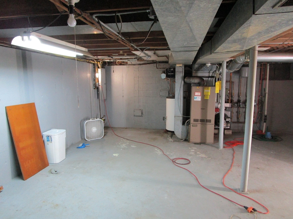 16 Munroe Avenue Reading, MA 01867 - Photo 34 of 42