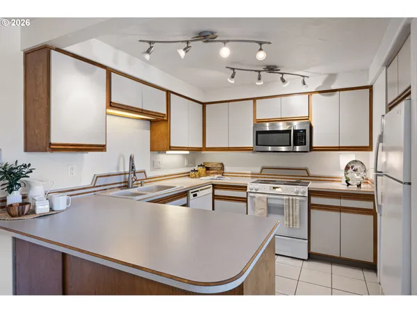 $260,000 | 650 Harlow Road, Unit 248, Springfield, OR 97477