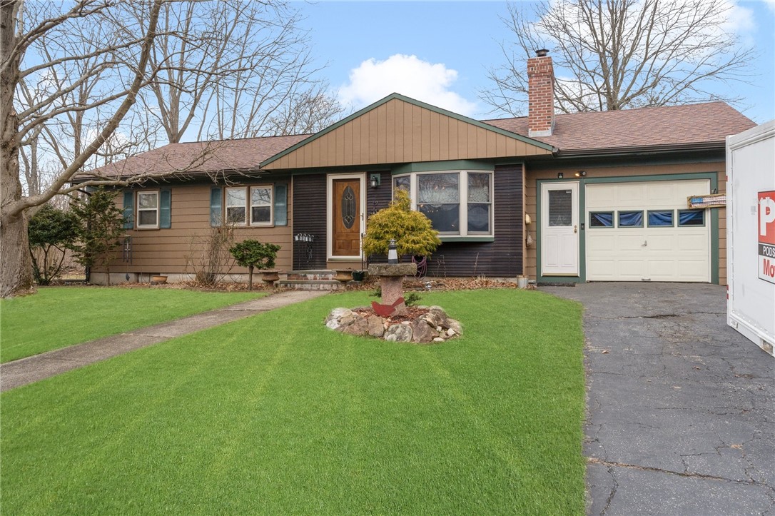 149 Imperial Drive Warwick, RI 02886 - Photo 2 of 20