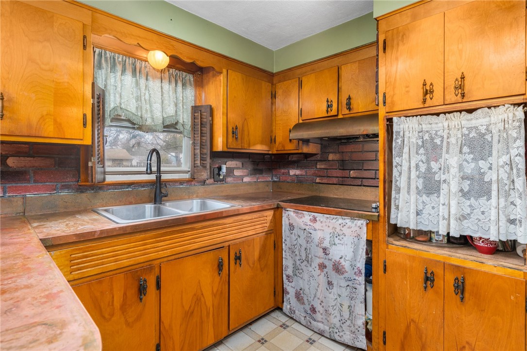 149 Imperial Drive Warwick, RI 02886 - Photo 8 of 20