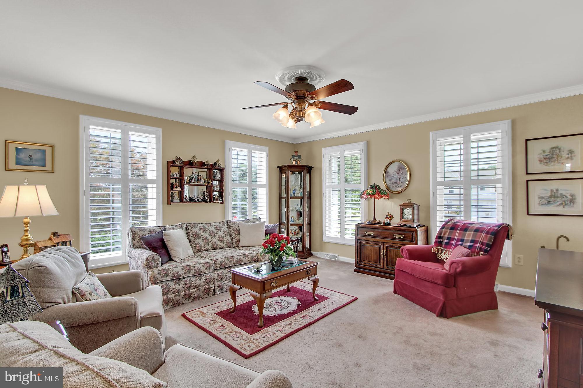 4 Kratz Road Shrewsbury, PA 17361 - Photo 4 of 49 LIVING ROOM