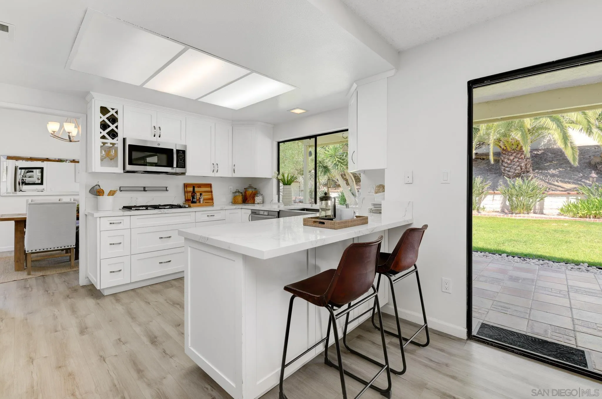 3408 Viewpoint Way Oceanside, CA 92056 - Photo 3 of 23