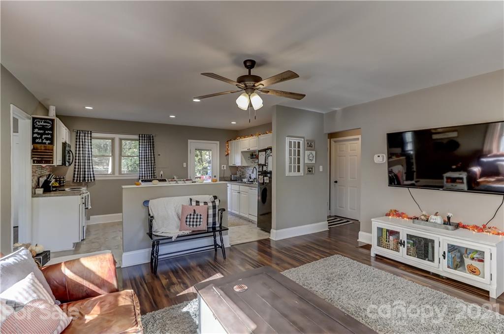 1405 Longview Road Rock Hill, SC 29732 - Photo 5 of 25 Gallery Image 5