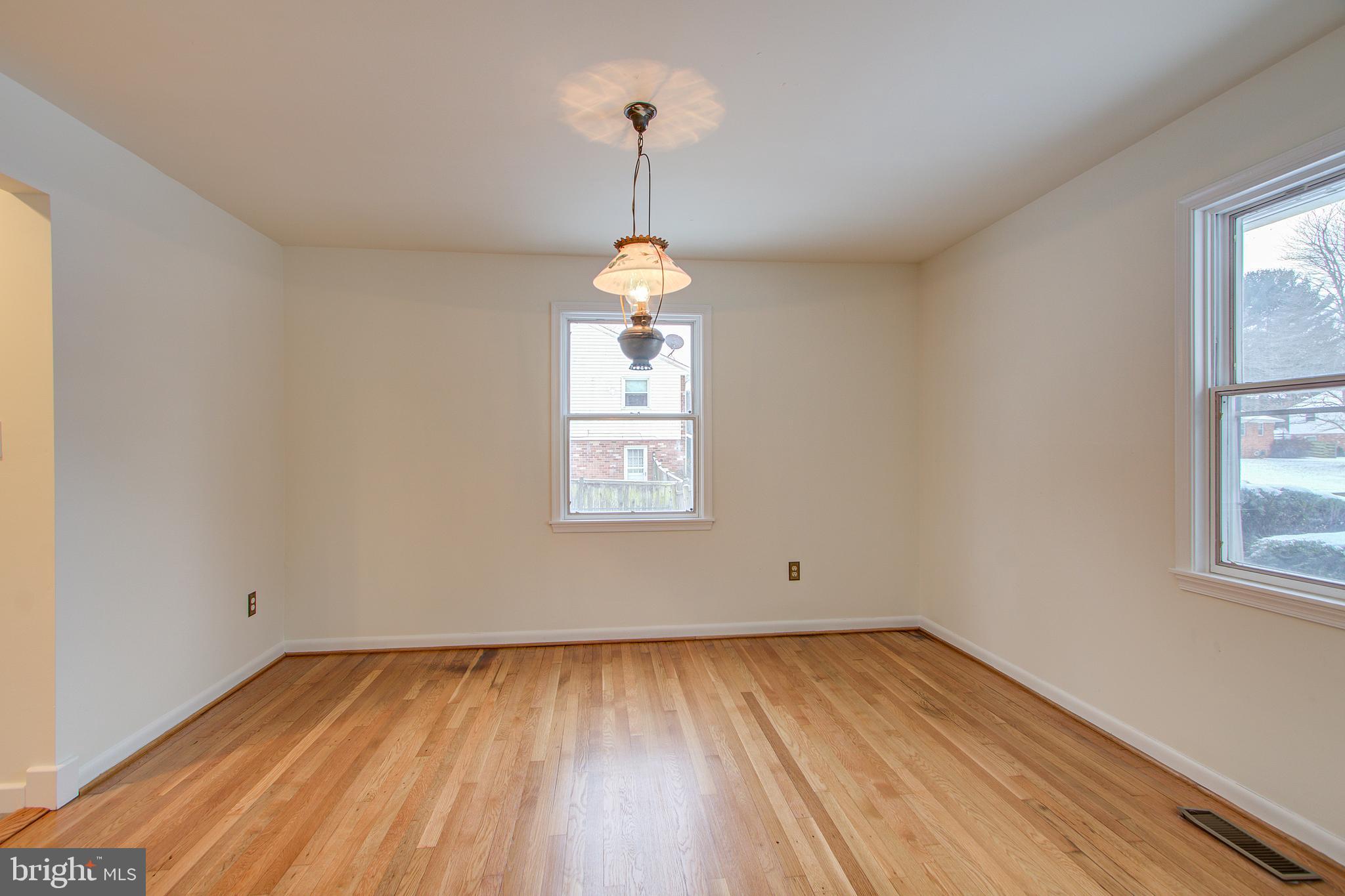 19505 Charline Manor Road Olney, MD 20832 - Photo 13 of 60 Dining Room 12' x 13'