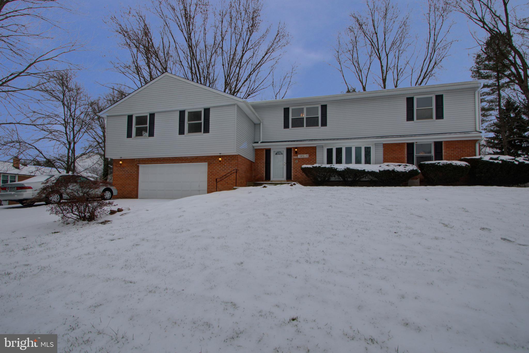 19505 Charline Manor Road Olney, MD 20832 - Photo 3 of 60 2 Car Garage - 5 Level Split