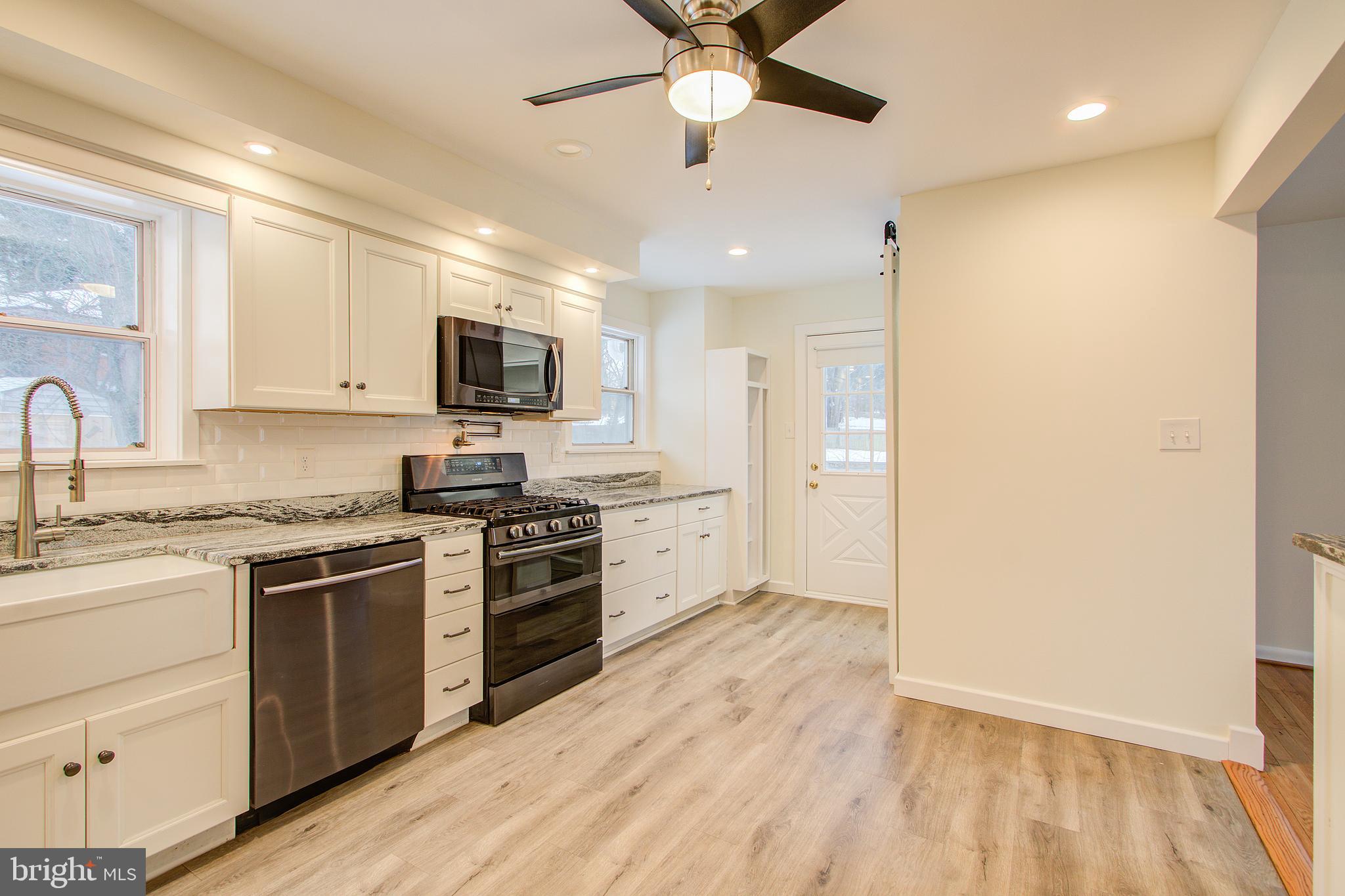 19505 Charline Manor Road Olney, MD 20832 - Photo 21 of 60 Kitchen