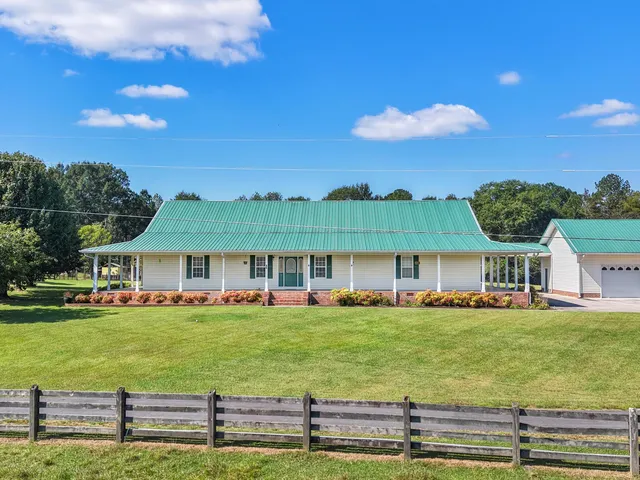 $784,000 | 1597 Beaverdale Road Northeast, Dalton, GA 30721