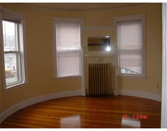 88 Sumner Street Boston, MA 02125 - Photo 4 of 8