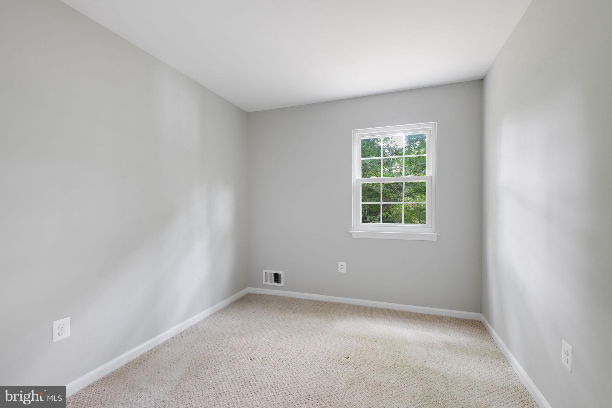 5 Winesap Court Gaithersburg, MD 20878 - Photo 30 of 44 an empty room with a window