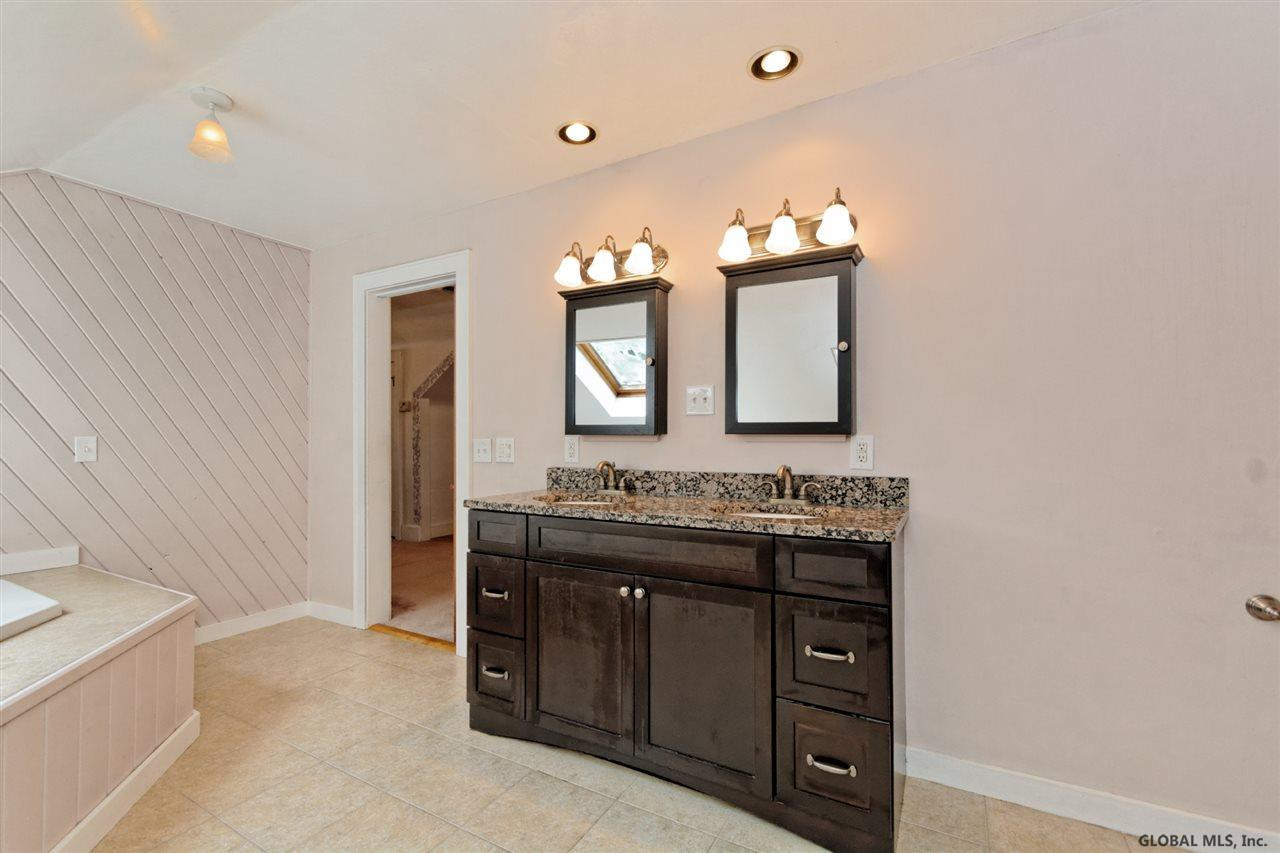 392 Loudon Road Colonie, NY 12211 - Photo 18 of 25 Photo 18