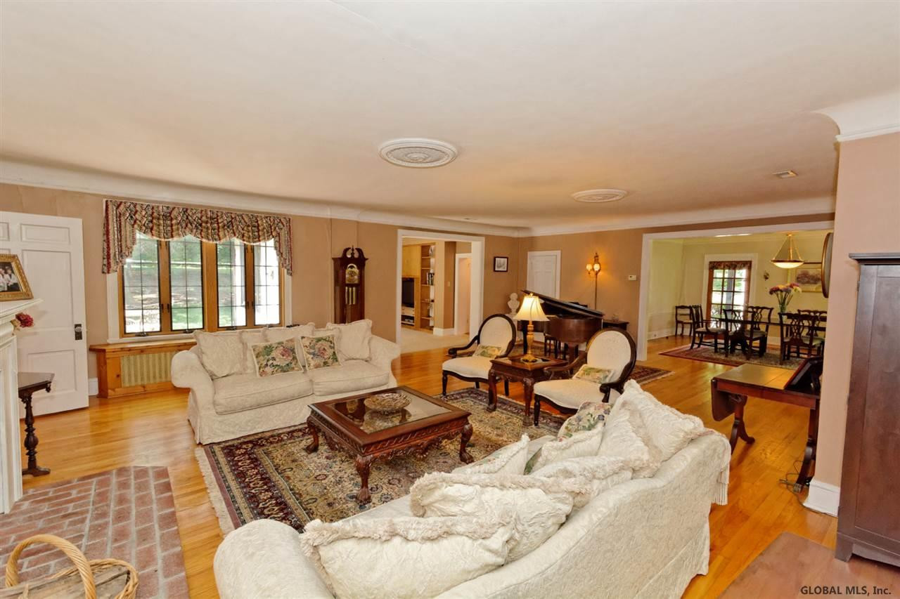 392 Loudon Road Colonie, NY 12211 - Photo 7 of 25 Photo 7