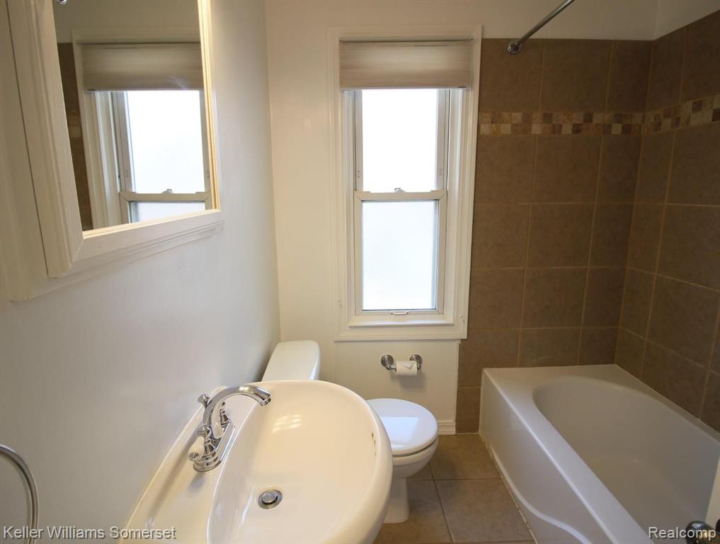 1574 Princeton Road Berkley, MI 48072 - Photo 16 of 28