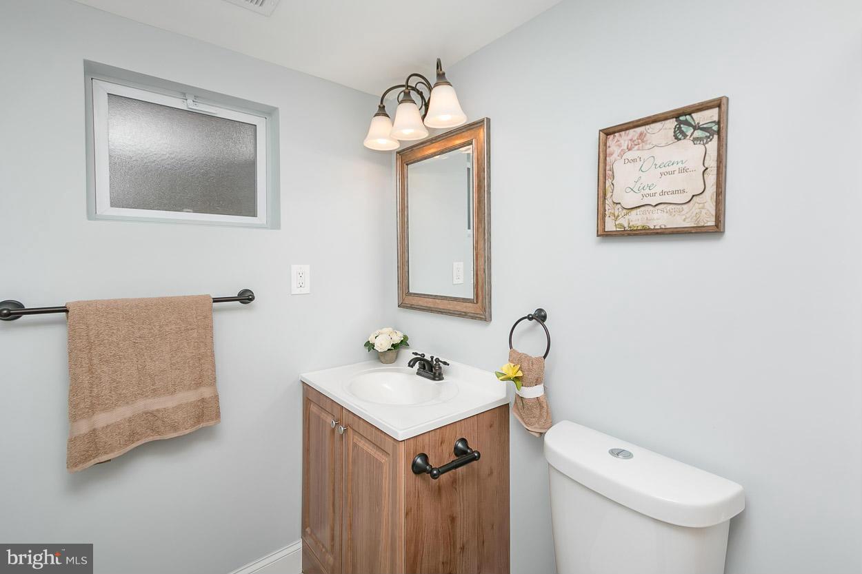 213 Ridge Avenue Baltimore, MD 21286 - Photo 23 of 29 Bath