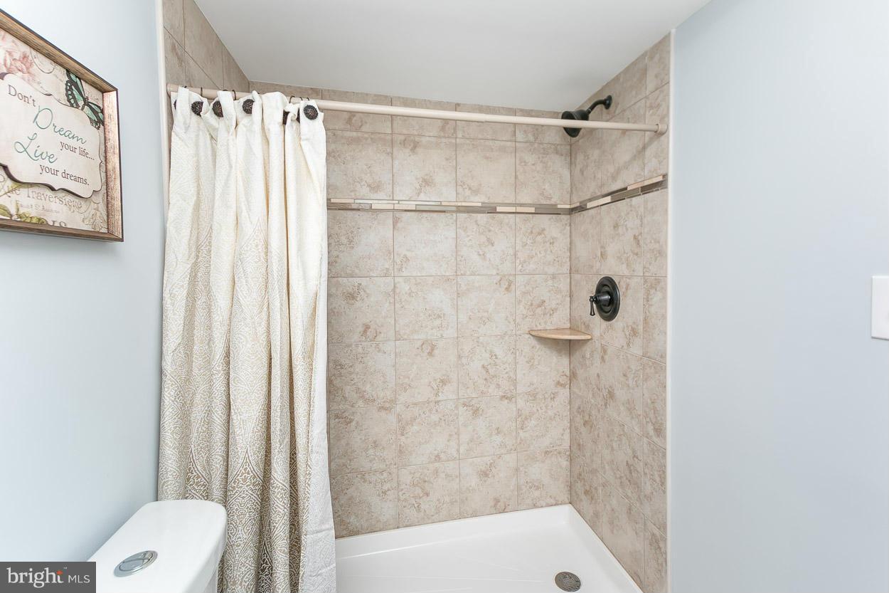213 Ridge Avenue Baltimore, MD 21286 - Photo 24 of 29 Bath