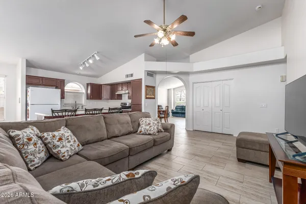 $589,900 | 446 West Mendoza Circle, Mesa, AZ 85210