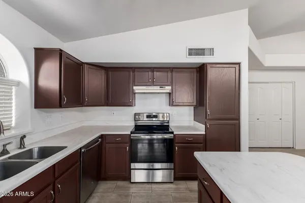 $589,900 | 446 West Mendoza Circle, Mesa, AZ 85210
