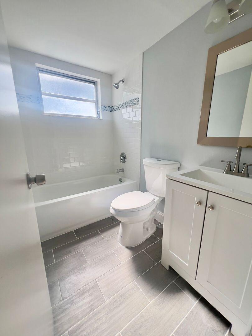 665 Glouchester Street, Unit 2 Boca Raton, FL 33487 - Photo 2 of 6 large (3)