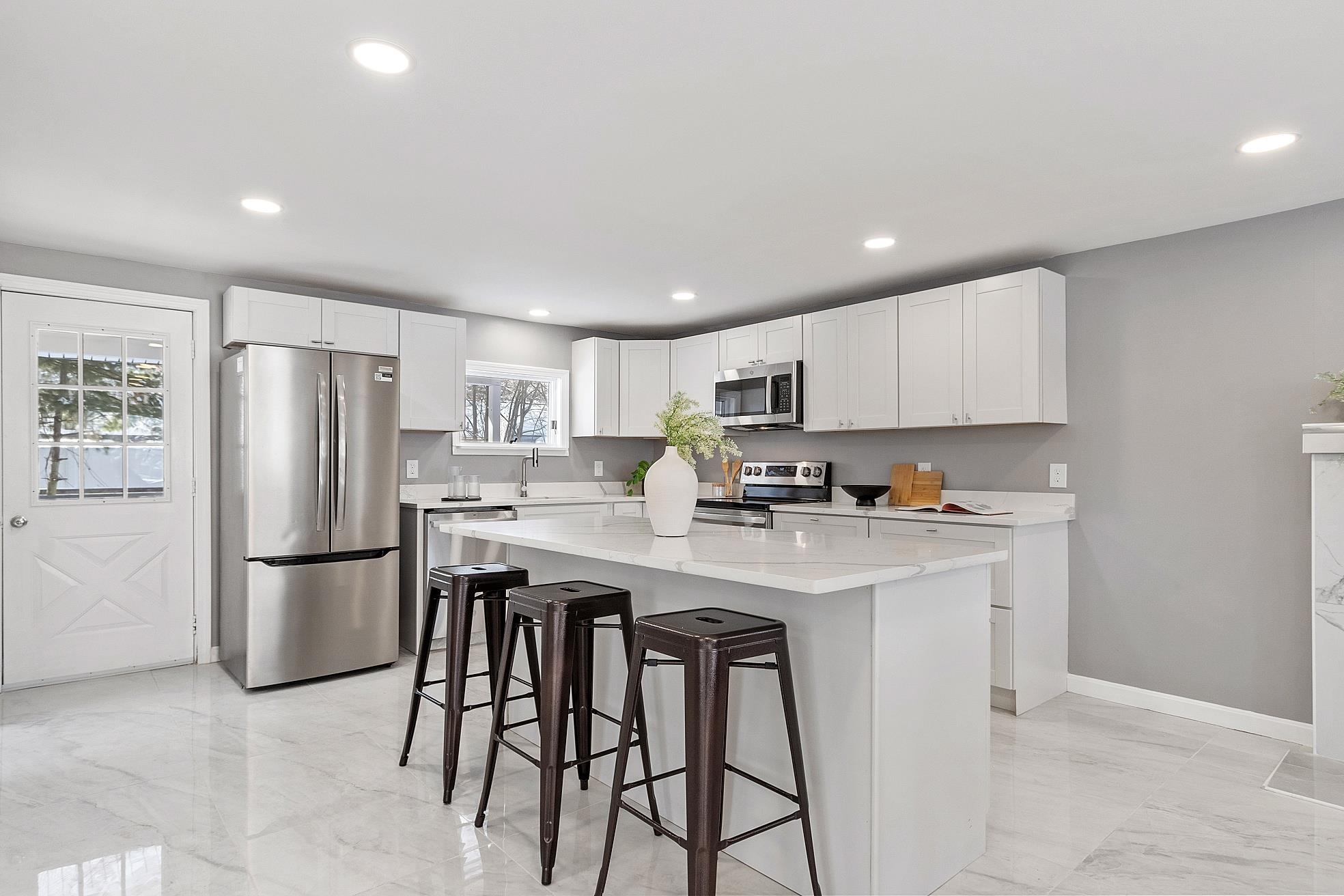 40 Grove Avenue Salem, NH 03079 - Photo 13 of 33