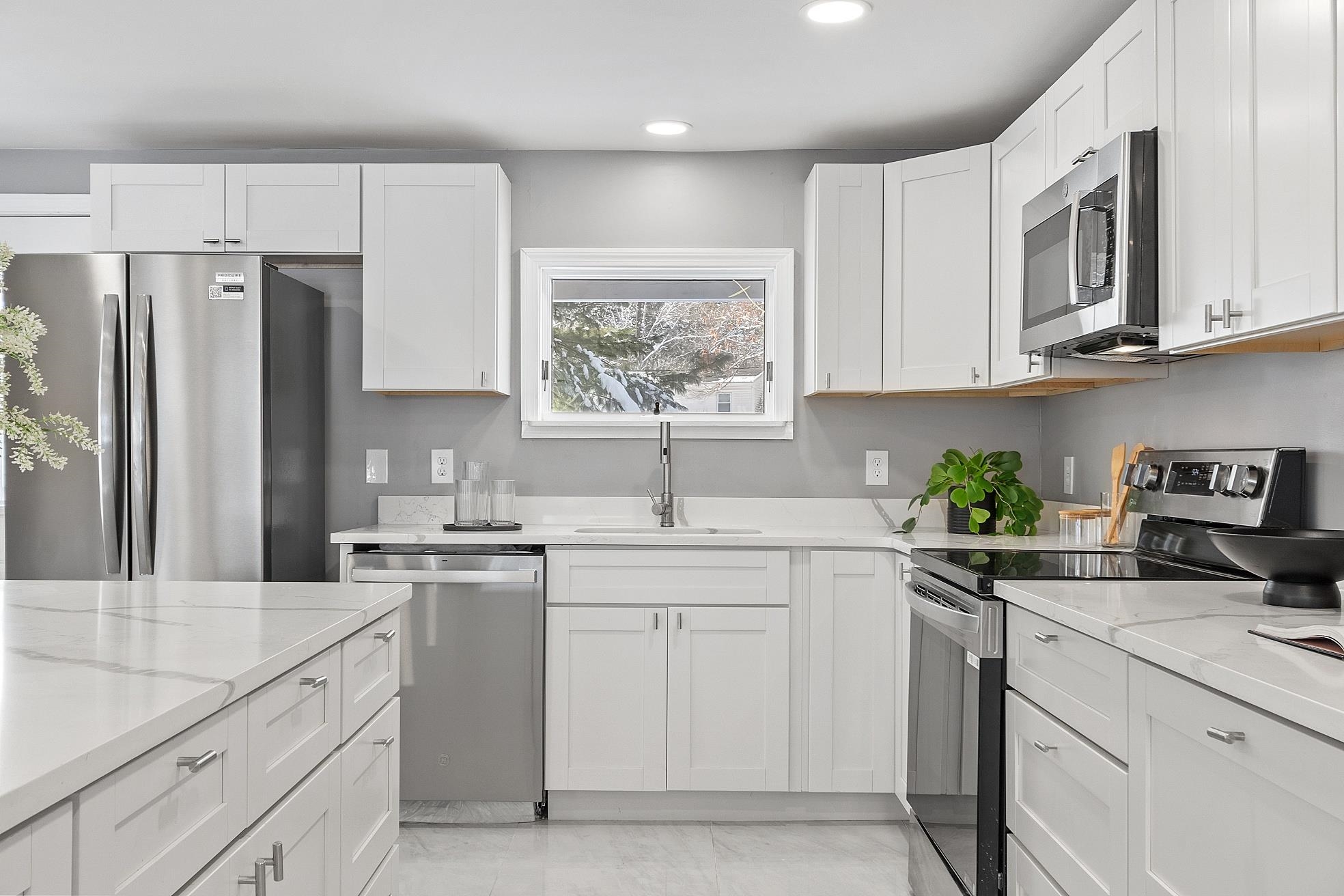 40 Grove Avenue Salem, NH 03079 - Photo 15 of 33