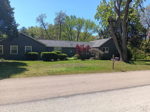 $270,000 | 128 County Rd N 475 West, Essex, IL 60935