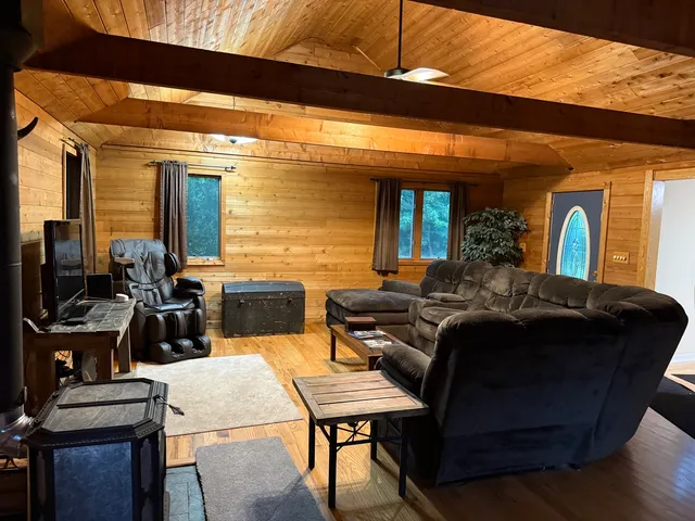 $270,000 | 128 County Rd N 475 West, Essex, IL 60935