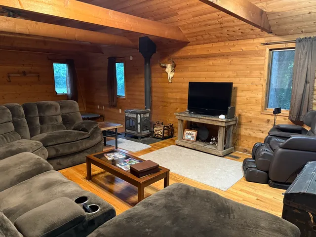 $270,000 | 128 County Rd N 475 West, Essex, IL 60935