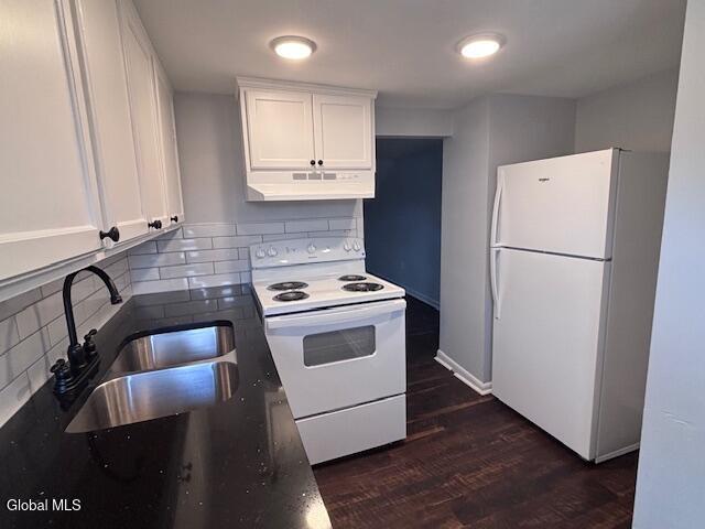 148 Old Loudon Road, Unit 2 Latham, NY 12110 - Photo 4 of 12 148 Old Loudon Kitchen2