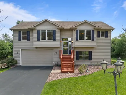 $525,000 | W3647 Lakeview Drive, Geneva, WI 53147