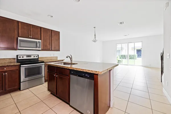 $2,995 | 4614 Windmill Lane, Unit 4614, Davie, FL 33328
