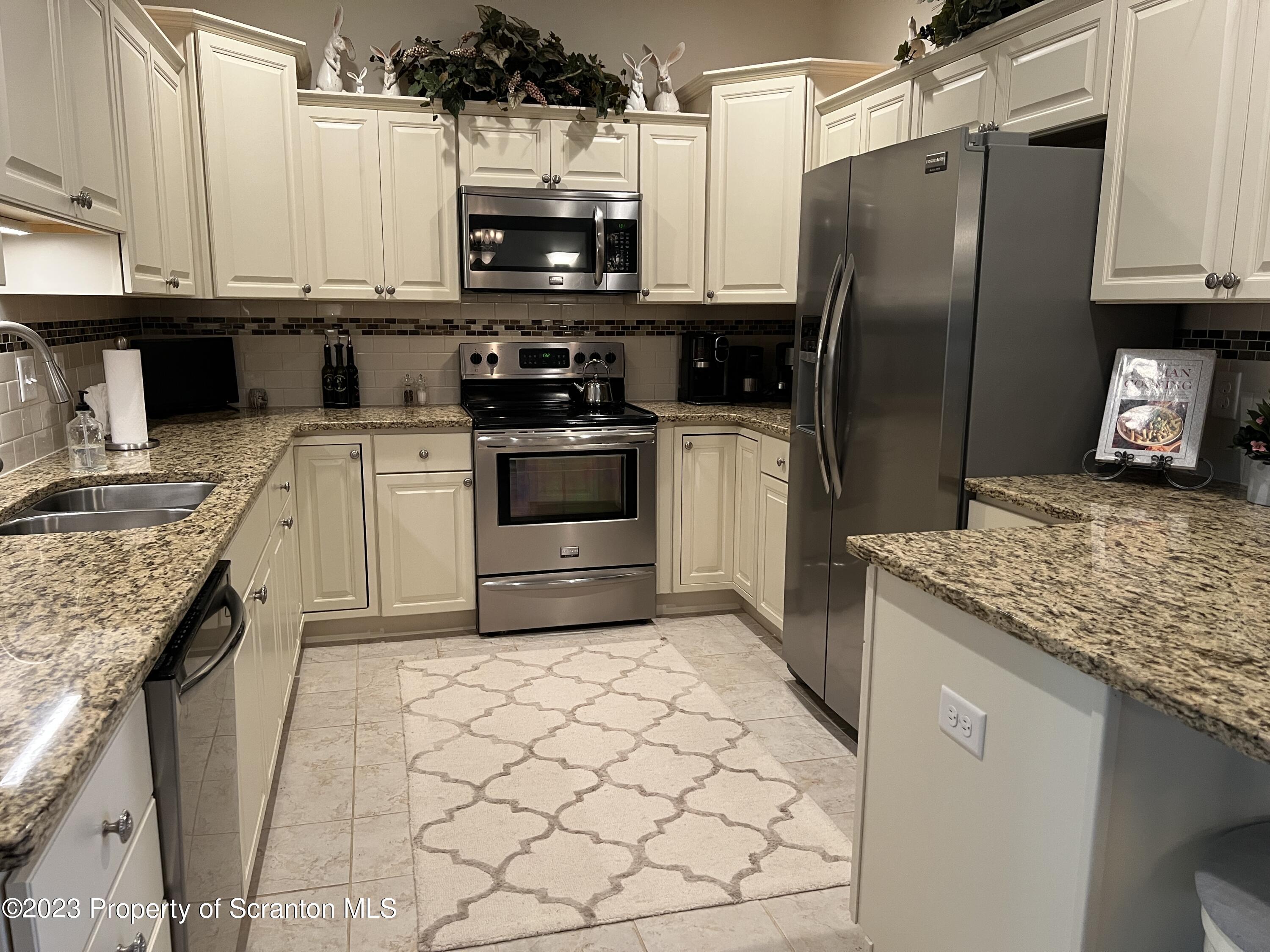 97 Wyndham Road Clarks Summit, PA 18411 - Photo 3 of 19 Gallery Image 3
