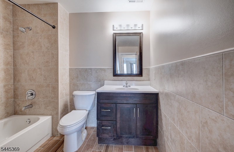 32 Rebecca Road East Hanover, NJ 07936 - Photo 22 of 35