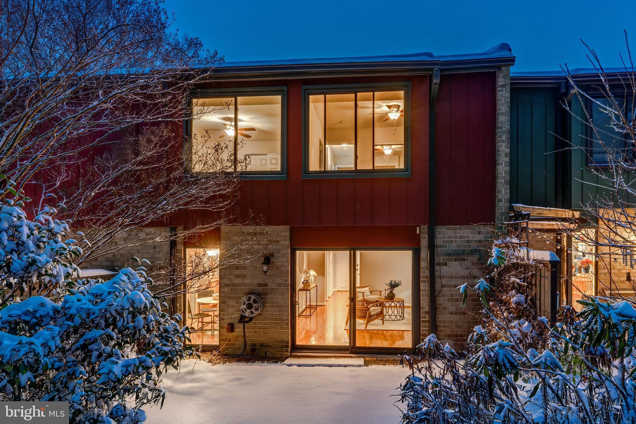 1743 Ivy Oak Square, Unit 4 Reston, VA 20190 - Photo 2 of 48 Gallery Image 2