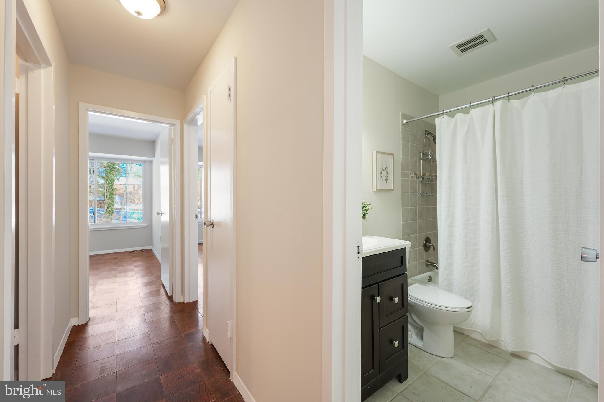 1743 Ivy Oak Square, Unit 4 Reston, VA 20190 - Photo 28 of 48 Gallery Image 28