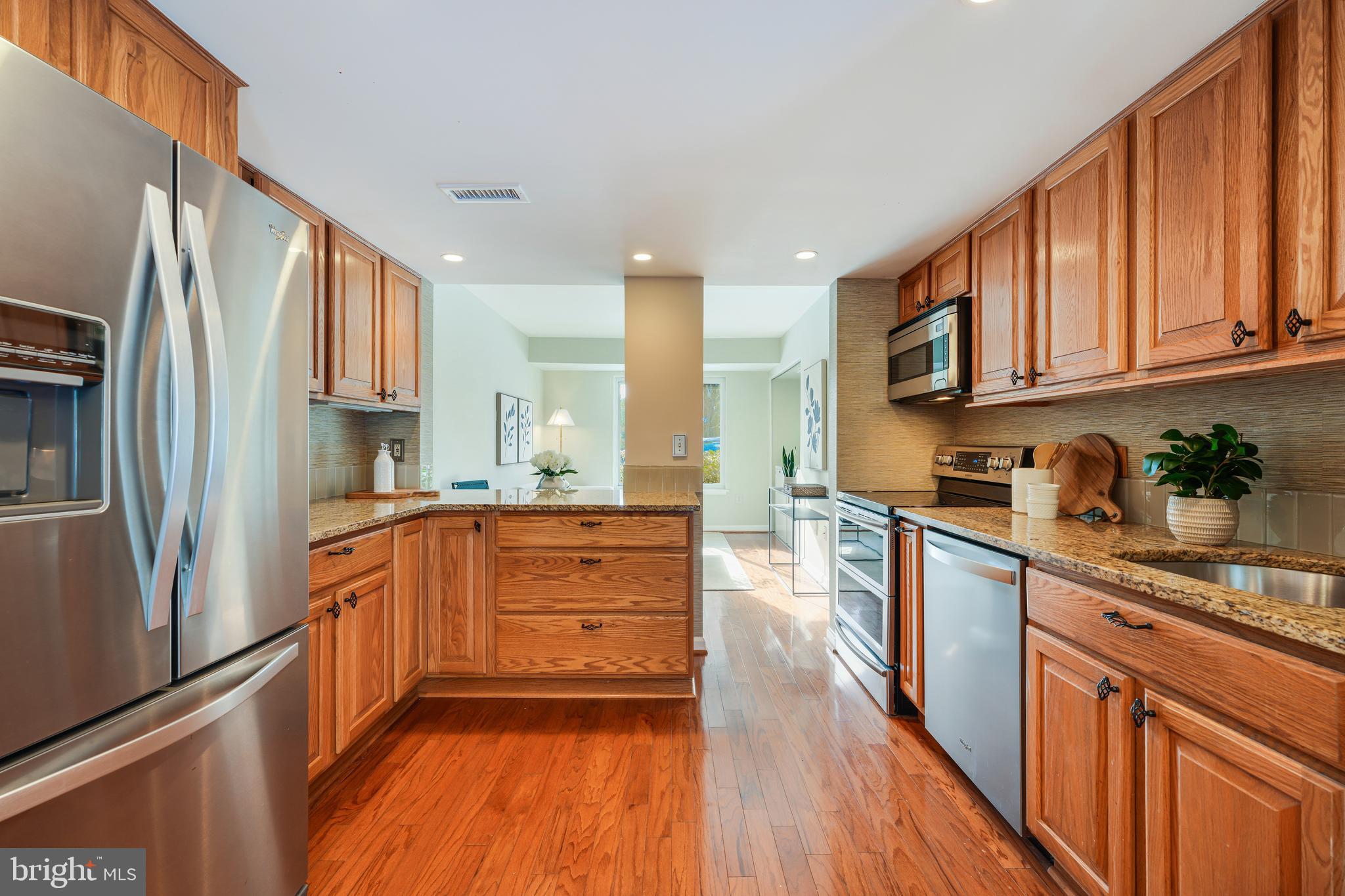1743 Ivy Oak Square, Unit 4 Reston, VA 20190 - Photo 3 of 48 Gallery Image 3